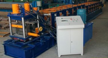 टिकाऊ दरवाजा फ्रेम रोल बनाने की मशीन 7.5 Kw हाइड्रोलिक स्टेशन मोटर पावर