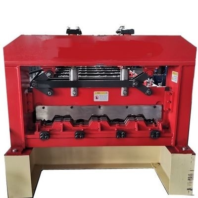 3x11kw मुख्य मोटर शक्ति के साथ उच्च दक्षता धातु छत डेक रोल बनाने की मशीन
