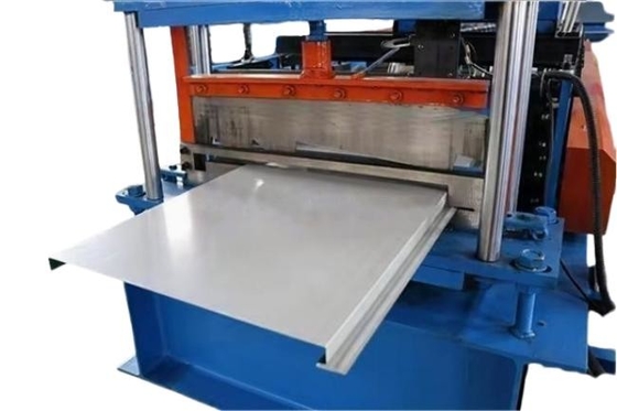0.3mm 380v सोफिट छत पैनल रोल बनाने की मशीन