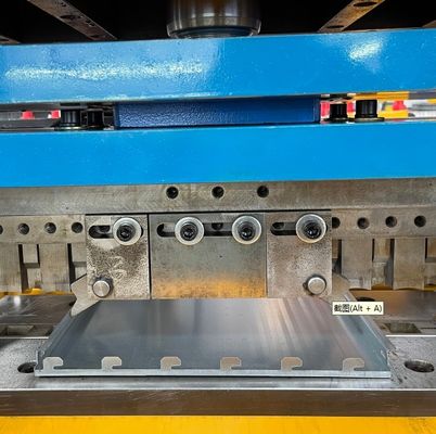 धातु सुपरमार्केट शेल्फ बैक पैनल प्रोफाइल बनाने की मशीन