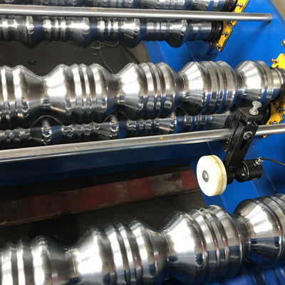 धातु छत घुटा हुआ टाइल छत रोल बनाने मशीन नालीदार स्टील शीट BV / एसजीएस